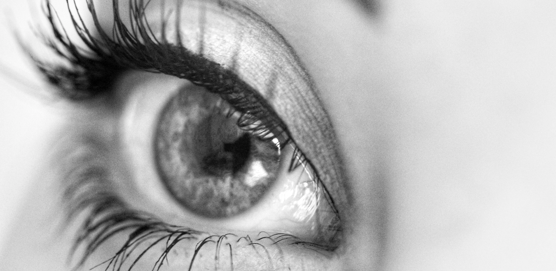 4 Easy Steps To Remove Your Eyelash Extensions At Home