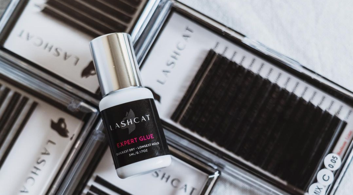 Your Simple Guide to Storing Your Lash Adhesive and Maximizing Its Lifespan